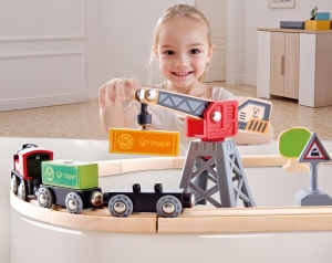 Hape Eisenbahnwelt Freight Delivery Railway, Circle, 19 bucati din lemn, de la 3 ani - Img 3