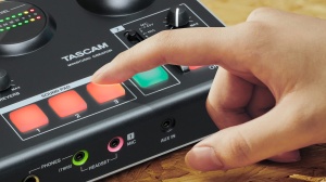 Interfata Audio USB Tascam MiNiSTUDIO Creator US-42B, 24Bit96kHz, 2 Intrari2 Iesiri - Img 4