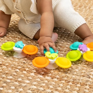 Jucarii de baie Infantino Pop-Spinner din silicon, 3 bucati, multicolore - Img 7