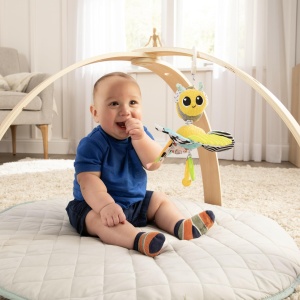 Lamaze Jucarie Clip-on pentru Carucior si Scaun Auto - Buzzy the Bee - Dezvoltare Senzoriala - Img 3