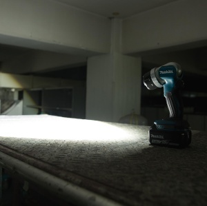 Lampa LED Makita DML808 14,4V-18V, 190 Lumen, Cap Rotativ 170 - Img 5