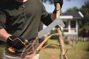 Macheta Fiskars XA3, 50.5 cm, Lama din otel intarit, Maner ergonomic, NegruPortocaliu - Img 4