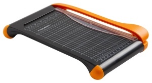 Masina de taiat hartie Fiskars, A5 si A4, negruorange, 10 foi - Img 11