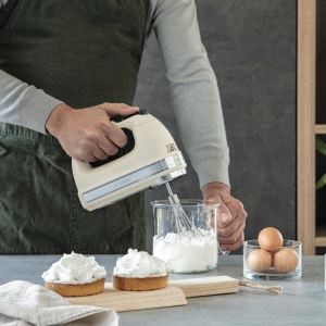 Mixer de mana KitchenAid 9 trepte, 85W, motor DC silentios, culoare Almond Cream - Img 3