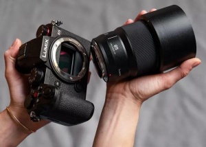 Obiectiv foto Panasonic LUMIX S-S85E 85mm F1.8, Focalizare rapida, Rezistent la intemperii - Img 4