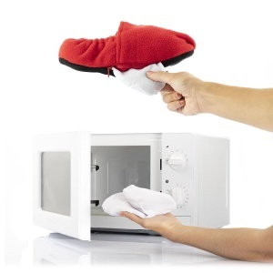 Papuci de casa InnovaGoods, incalzire in cuptor cu microunde, culoare rosie, unisex - Img 3