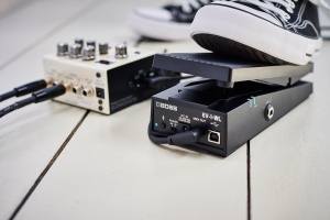 Pedal de expresie BOSS EV-1-WL, wireless, control MIDI, compact - Img 8