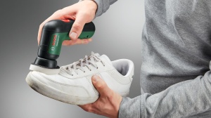 Perie de curatare Bosch UniversalBrush cu acumulator 36V rezistenta la apa accesorii incluse - Img 3