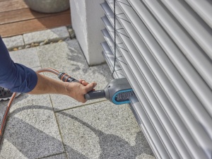 Perie oarba Gardena Cleansystem: Perie de curatare pentru lamele C sau Z, curatare usoara a lamelelor, cap de perie rotativ, cu conexiune la apa, blocare permanenta convenabila (18850-20) - Img 6