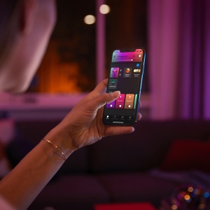 Philips Hue White & Color Amb. Perifo, lampa suspendata extensibila, reglabila, 16 milioane de culori, controlabila prin aplicatie, compatibila cu Amazon Alexa, Apple HomeKit si Google Assistant, negru - Img 3