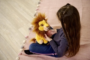 Plush Mufasa Disney Lion King, 25cm, pentru copii, aniversare 30 ani - Img 6