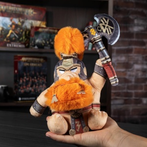Plush Warhammer Fyreslayer TOMY, Figurina Duardin, Axa de Foc, 30 cm - Img 9