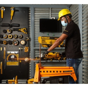 Polizor unghiular Dewalt de 230 mm DWE4579 2600 wati infasurare motor protejata cu epoxid protectie la suprasarcina pornire usoara maner auxiliar in t - Img 8