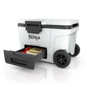 Racitor portabil Ninja FrostVault 42L cu roti, culoare alb, tehnologie Dry-Zone