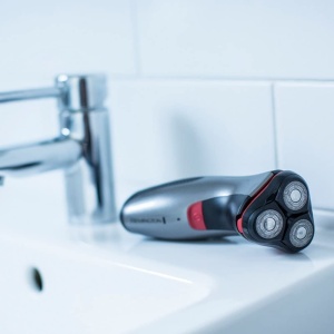 Rasoir electric Remington PR1350 Aqua Plus, rotativ, pentru utilizare umeda si uscata, rosu - Img 5