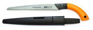 Sega manuala Fiskars SW84 pentru lemn proaspat, lama 33 cm, negruportocalie - Img 1