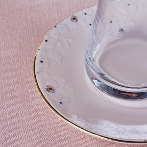 Set de ceai Karaca Fleur 12 piese pentru 6 persoane, portelan cu accente aurii - Img 4
