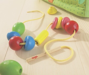 Set de margele HABA 1970 Bambini, joc creativ pentru dezvoltarea motricitatii - Img 3