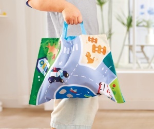 Set de Masinute Plush Hape cu Motor de Retur - 4 Vehicule cu Sac de Depozitare si Covor de Joaca - Img 3