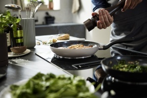Set tigai ceramice Fissler Essential 24 cm si 28 cm, inductie, aluminiu reciclat, fabricat in Germania - Img 4