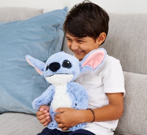 Simba Disney Live Action Stitch, 6315870511 figurina de plus moale si dragalasa de 25 cm, fidela originalului, in picioare, Pentru bebelusi si copii de la 0 luni - Img 6