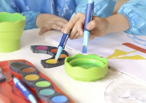 Sort de pictura pentru copii Faber-Castell, rosu, cu maneci lungi, marime universala - Img 2