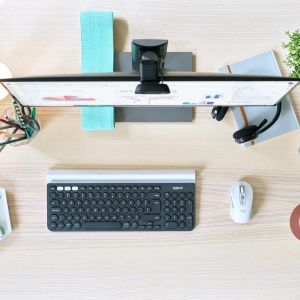 Tastatura wireless Logitech K780, conexiune Bluetooth si 2,4 GHz, functie multidispozitiv si comutare usoara, suport integrat, PC/Mac/tableta/smartphone, aspect QWERTZ german - gri inchis/alb - Img 5