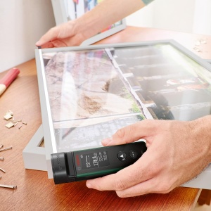 Telemetru laser Bosch Zamo de generatia a 4-a cu 3 adaptoare (masurare simpla si precisa pana la 25 m, baterii reincarcabile prin USB-C, cu interfata adaptor, intr-o cutie) - Img 6
