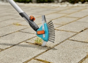 Unelte de gradina Gardena combisystem 3in1 Fugenreiniger, cu cutit din otel inoxidabil si perii metalice - Img 6