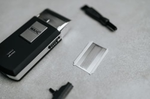 Aparat de ras electric portabil Wahl Travel Shaver, reincarcabil, autonomie 45 minute, set complet pentru calatorii - Img 3
