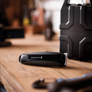Aparat de tuns Remington Professional indestructibil (carcasa din policarbonat rezistent la impact, motor de coafura de 7,4 V, 11 piepteni de atasare, alimentat cu retea/baterie, carcasa de depozitare, litiu) Aparat de tuns HC5880 - Img 4