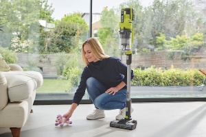 Aspirator de podea fara fir Ryobi 18 V ONE+ RSV18-0 (aspiratie de 30 AirWatt, debit de aer de 820 l/min, unealta de podea de 24 cm latime, fara baterie si incarcator), verde - Img 10