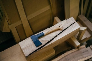 Axa Universala Fiskars 375 Ani, Editie Limitata, 35.5 cm, Karbonstahl, Negru - Img 8