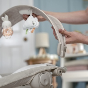 Balansoar pentru bebelusi Ingenuity Twinkle Tails cu vibratii, lumini si melodii - Img 7