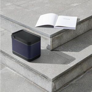 Bang & Olufsen Beolit 20 - Difuzor portabil Bluetooth puternic si fara fir, cu sunet la 360 de grade si statie de incarcare Qi incorporata - Negru Antracit - Img 5