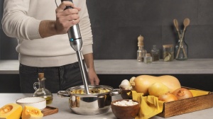 Blender de mana Cecotec Power TitanBlack 1500 XL TotalMix. 1500 W, tehnologie CrossBlades cu 4 lame cu acoperire din titan negru, baza extra-lunga, insertie pentru lama de protectie impotriva stropilor, borcan de 800 ml - Img 6