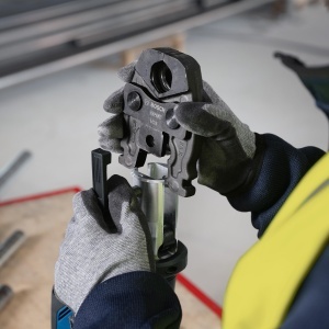 Bosch Professional GPT 18V-19 Sistem 18V Scule de Presare Cap Rotativ 360deg Compact - Img 3