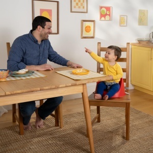 Bright Starts Disney Cars My Spot Sitzerhohung Rosu 3 Puncte Siguranta - Img 3