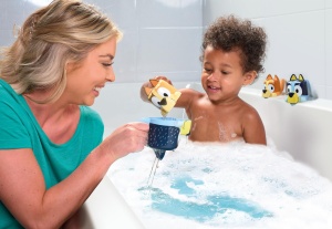 Cani de cafea Tomy Toomie cu ardei iute, bandit, bingo si bluey - Cesti stivuibile pentru baie - Produs oficial licentiat Bluey - Jucarii de baie pentru bebelusi de la 18 luni si peste - Img 6