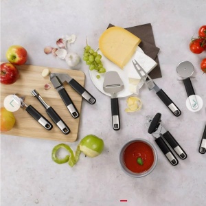 Deschizator de conserve Fackelmann 25770, 20 cm, ergonomic, cu maner Soft-Touch, argintiunegru - Img 4