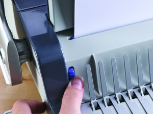 Dispozitiv de legare plastic Fellowes Quasar 500, capacitate 500 foi, culoare antracit - Img 6