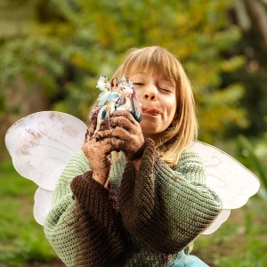Figurina Schleich BAYALA Eyla cu Unicorn, 3 Piese, pentru Copii de la 5 Ani - Img 2