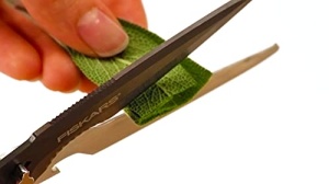 Foarfeca multifunctionala Fiskars Cuts More 1000809 23 cm lame detasabile acoperire titan negruportocaliu - Img 14