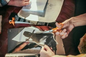 Foarfeca universala Fiskars Classic, 8.1 cm, pentru dreptaci si stangaci, portocalie - Img 4