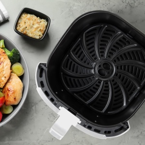 Friteuza cu aer cald Bergner Naturally, 6.9L, 1800W, 8 programe, acoperire ceramica - Img 6