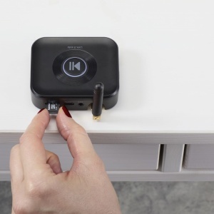 Hama Bluetooth Adapter Linkit Solo Negru Bluetooth 53 microSD Slot USB-C - Img 8