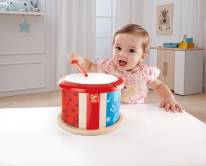 Hape Doppelseitige Holztrommel pentru copii suprafete multiple lemn durabil - Img 2
