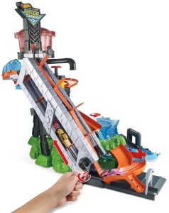 Hot Wheels FTB67 - City Ultimate Car Wash cu Crocodil Set de joc Statie de spalat auto cu efect de schimbare a culorii incl 1 masina de jucarie si ali - Img 4
