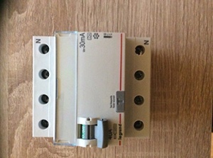 Intrerupator de protectie Legrand TX3, 4-polig, 40 A, 30 mA, 400 VAC - Img 3