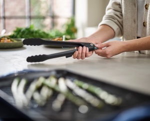 Joseph Joseph Duo Locking Kitchen - Clesti pentru alimente pentru gatit, rezistente la caldura si cu suport integrat pentru scule, opal inchis la culoare - Img 5
